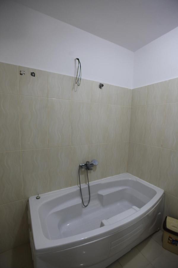 Kompleksi Ergen Hotel Rrogozhine